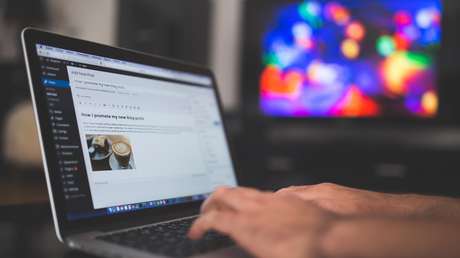 OMS advierte que trabajar jornadas largas aumenta el riesgo de muerte prematura e insta a los empleadores a adaptarse a un mundo post covid