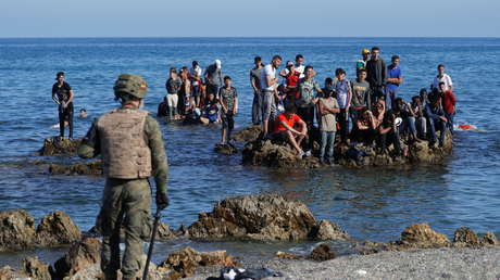 Marruecos llama a consultas a su embajadora en España en medio de una crisis migratoria y diplomática entre los dos países