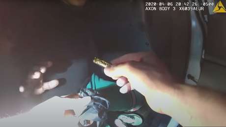 "¡No, esa es mi hija!": Policías en EE.UU. confunden las cenizas de una bebé con drogas durante una requisa (VIDEO)