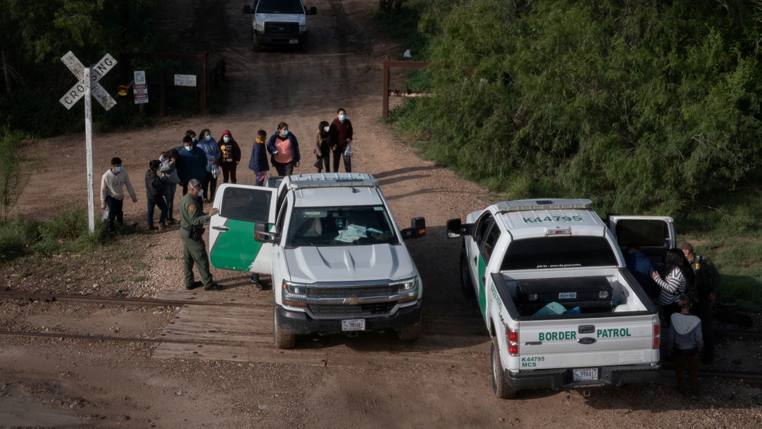 El gobernador de Texas decreta situación de desastre por la "crisis" migratoria en la frontera sur del estado