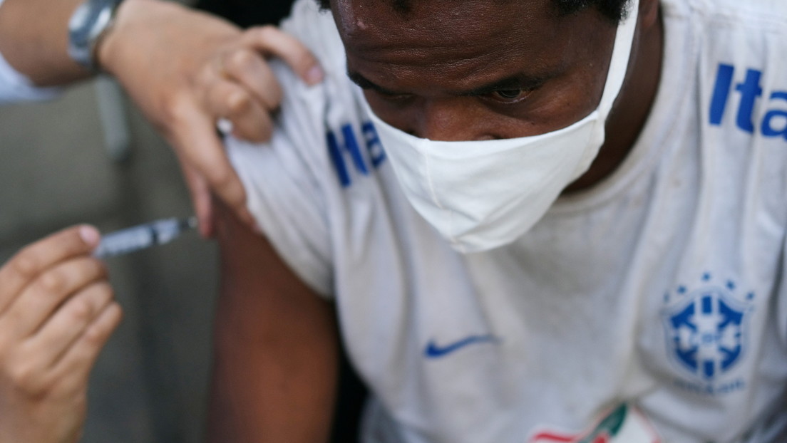 Brasil realizará un nuevo experimento de vacunación en masa contra el covid-19 a personas entre 18 a 49 años de una misma ciudad