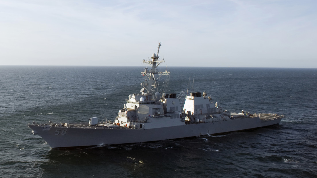 El destructor de la Armada estadounidense Laboon entra en el mar Negro