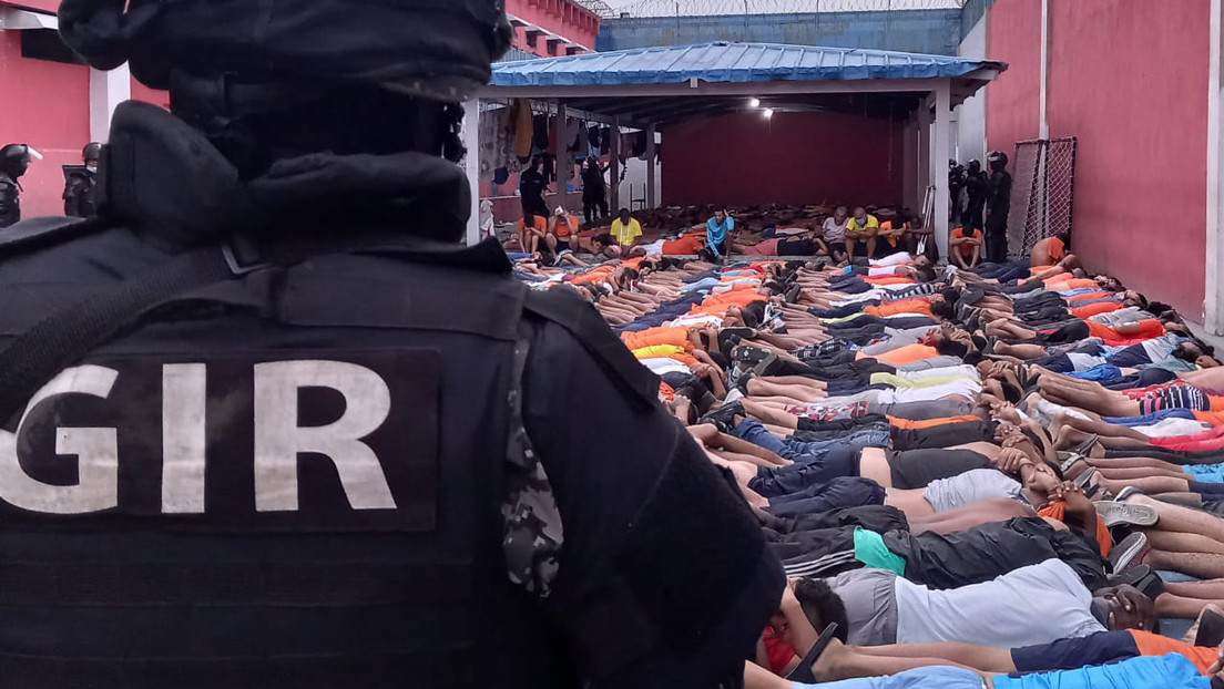 VIDEO: Más de 1.500 agentes realizan un megaoperativo en una cárcel de Ecuador tras los disturbios que dejaron dos muertos