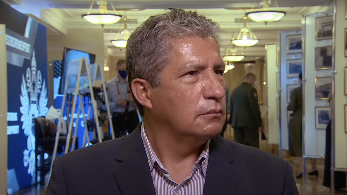 Ministro de Defensa de Bolivia: "El envío de vacunas de Rusia ha sido fundamental para nosotros"