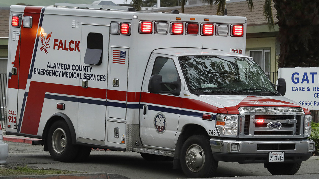 VIDEO: Bailan 'twerking' sobre una ambulancia mientras los médicos responden a un tiroteo mortal en EE.UU.