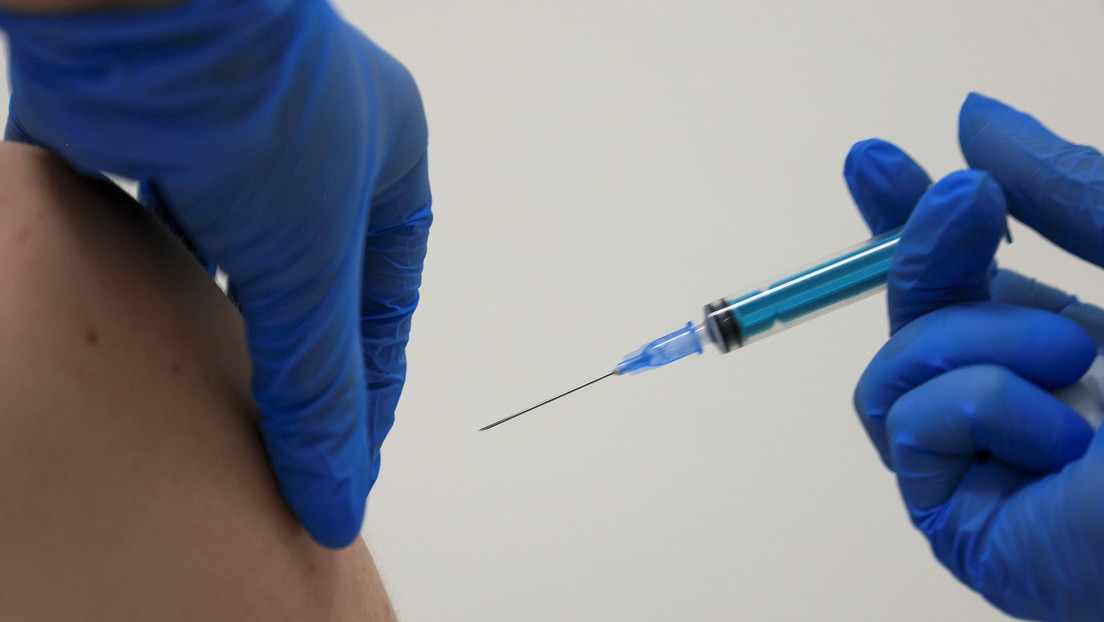 El ministro de Salud dice que en Rusia no se han detectado muertes durante la vacunación contra el covid-19