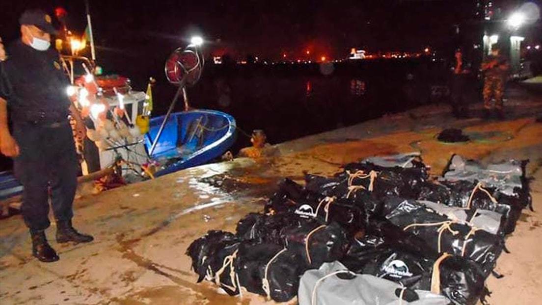 Casi media tonelada de cocaína aparece en bolsas flotantes en costas del Mediterráneo argelino