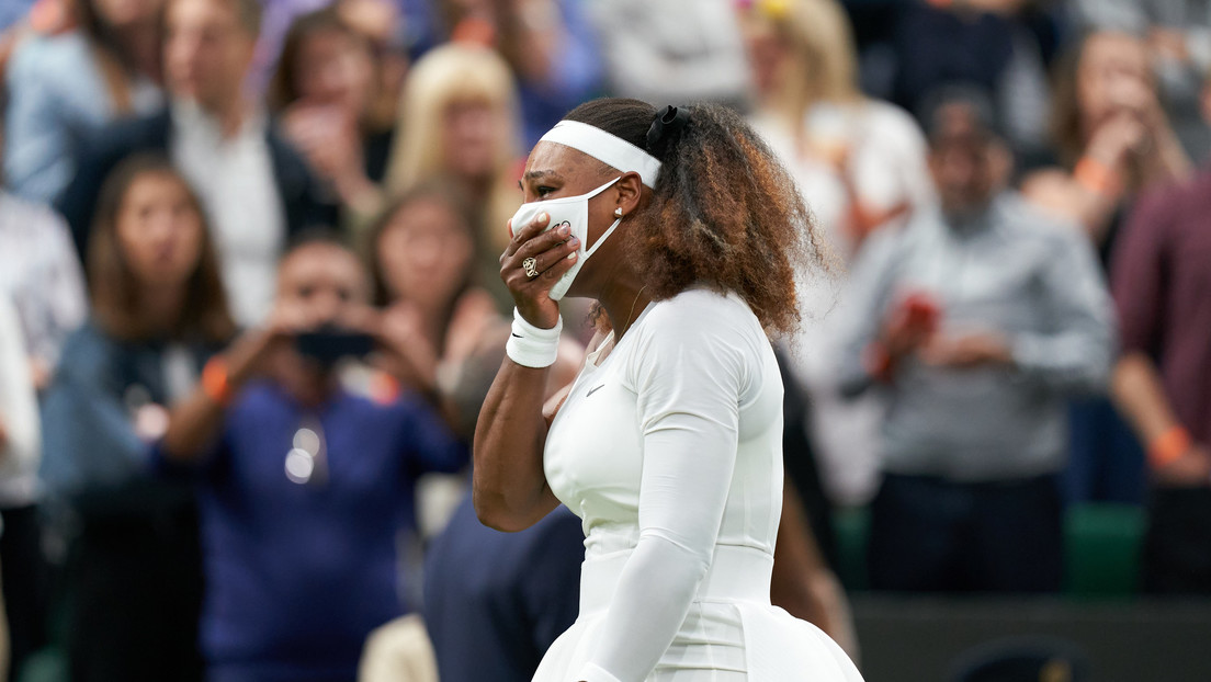 VIDEO: Serena Williams sufre una lesión en un partido de la primera ronda de Wimbledon, y se retira de la cancha entre lágrimas