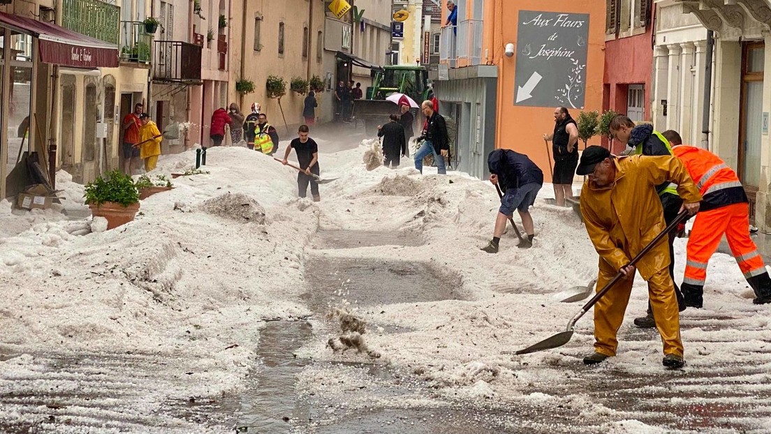 VIDEO, FOTOS: Una comuna francesa amaneció enterrada en granizo tras el paso de una fuerte tormenta