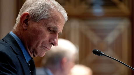 Publican miles de correos electrónicos de Anthony Fauci que arrojan luz sobre la percepción de la pandemia en sus primeras semanas en EE.UU.