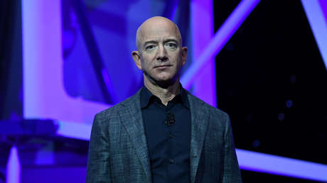 La Red estalla en divertidos memes tras el anuncio de Jeff Bezos sobre su viaje al espacio