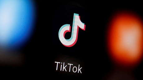 "No es así como me veo así y no sé solucionarlo": Usuarios denuncian que TikTok transforma sus rostros sin siquiera preguntar