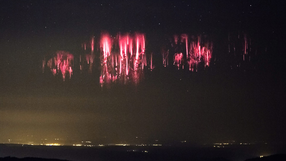 Un extraño fenómeno atmosférico ilumina de rojo el cielo nocturno estadounidense (FOTOS)