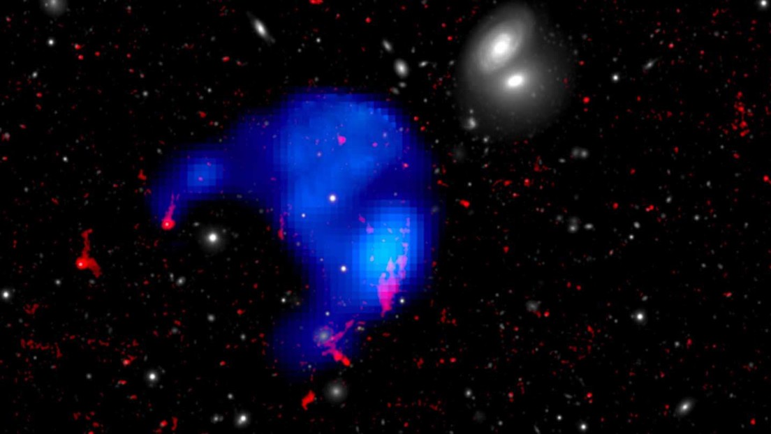 Descubren una nube 'huérfana' más grande que la Vía Láctea en una "tierra de nadie" a 300 millones de años luz de la Tierra