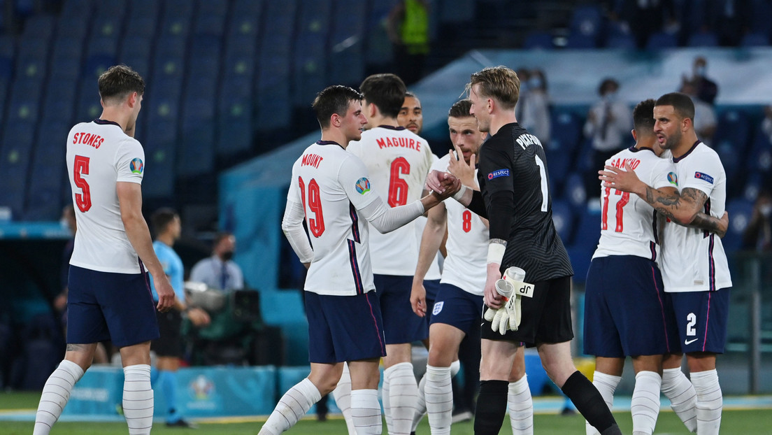 Inglaterra vence a Ucrania 4-0 y por primera vez en 25 años pasa a las semifinales de una Eurocopa