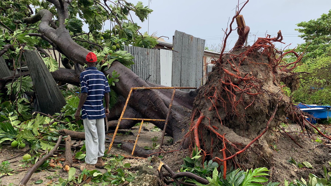 La tormenta tropical Elsa deja las primeras víctimas mortales a su paso por el Caribe