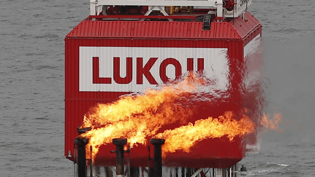 La petrolera rusa Lukoil comprará el 50 % de un proyecto de extracción en México por 435 millones de dólares