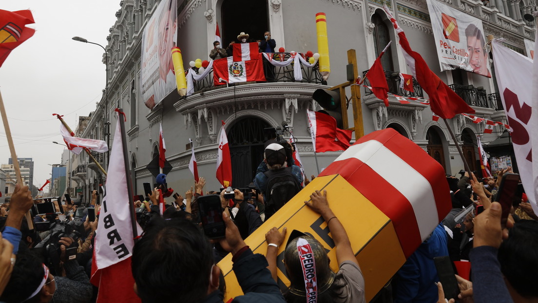 ¿Un 'golpe fujimontesinista'? Convocan a paro nacional en Perú para pedir acelerar la proclamación de Pedro Castillo