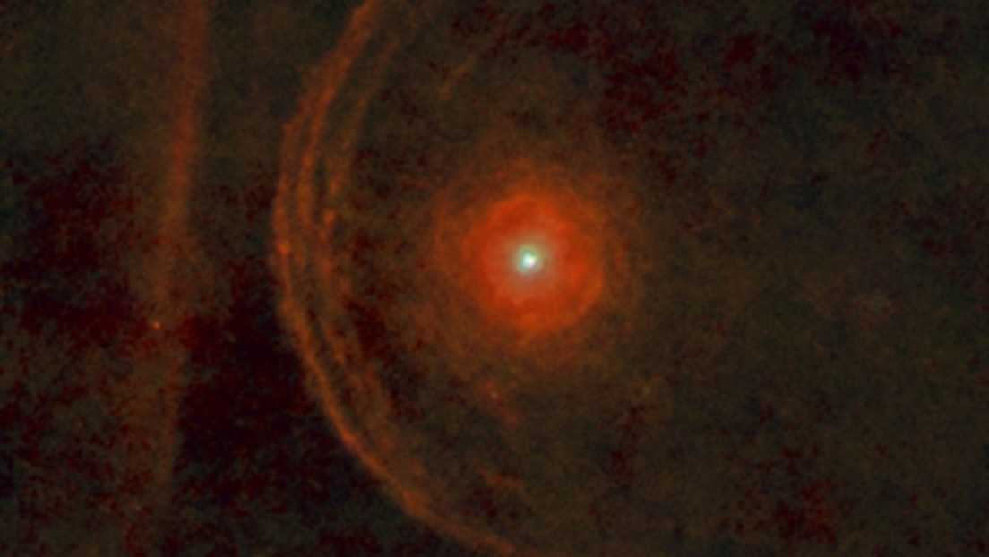 Vaticinan la aparición de una "segunda luna" en el cielo tras la explosión de una estrella supergigante roja