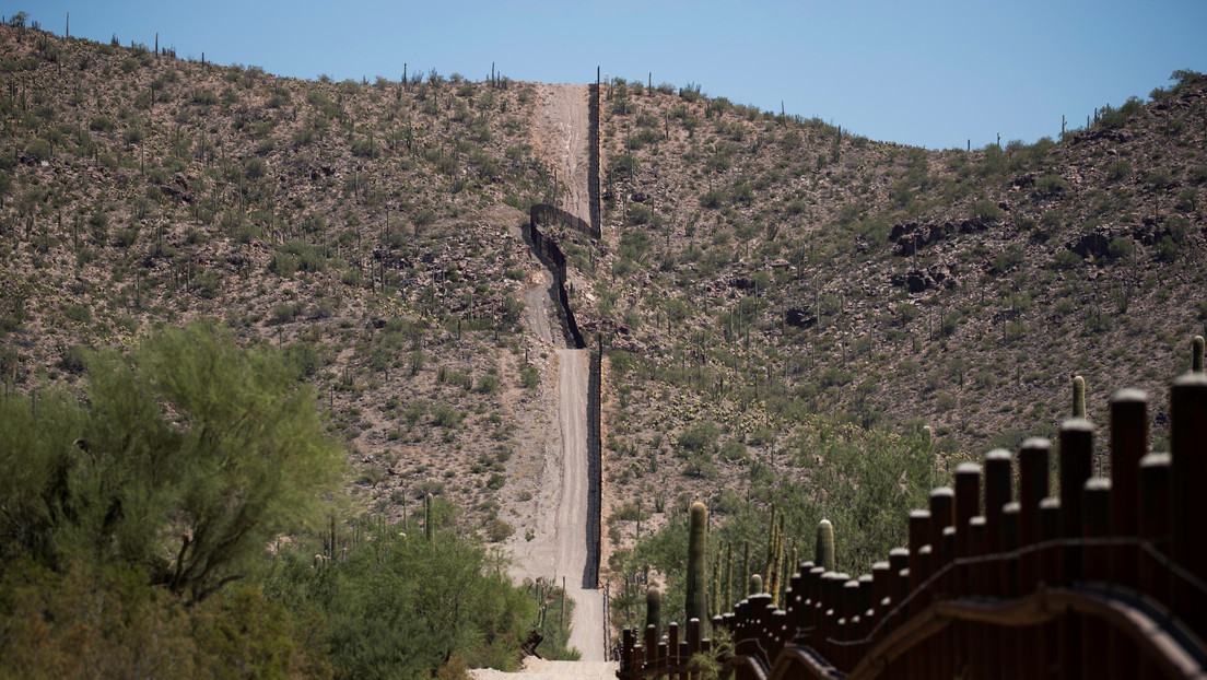 Decenas de cadáveres de migrantes aparecen en la zona fronteriza de Arizona en medio de un calor extremo