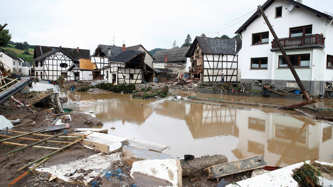 Merkel dice estar "conmocionada" por las mortíferas inundaciones en Alemania
