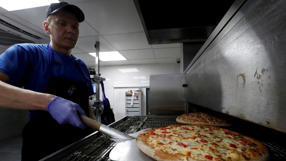 Una pizzería celebra el 'Día del agradecimiento al empleado' y reparte todas las ganancias de esa jornada entre sus trabajadores