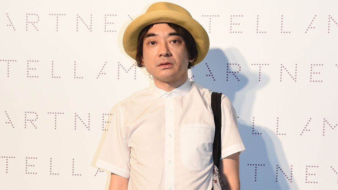 El compositor de la canción de Tokio 2020 anuncia su dimisión por forzar a un niño discapacitado a comer sus propias heces durante su infancia