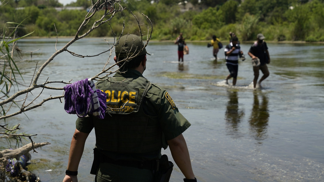 Más de 700 detenidos en tres días: la Patrulla Fronteriza de EE.UU. intercepta al mayor grupo de inmigrantes este año