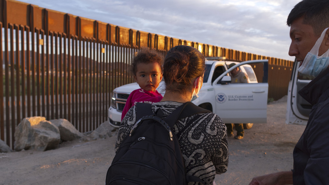 Republicanos acusan a Biden de provocar la "peor crisis migratoria" en la frontera sur en décadas