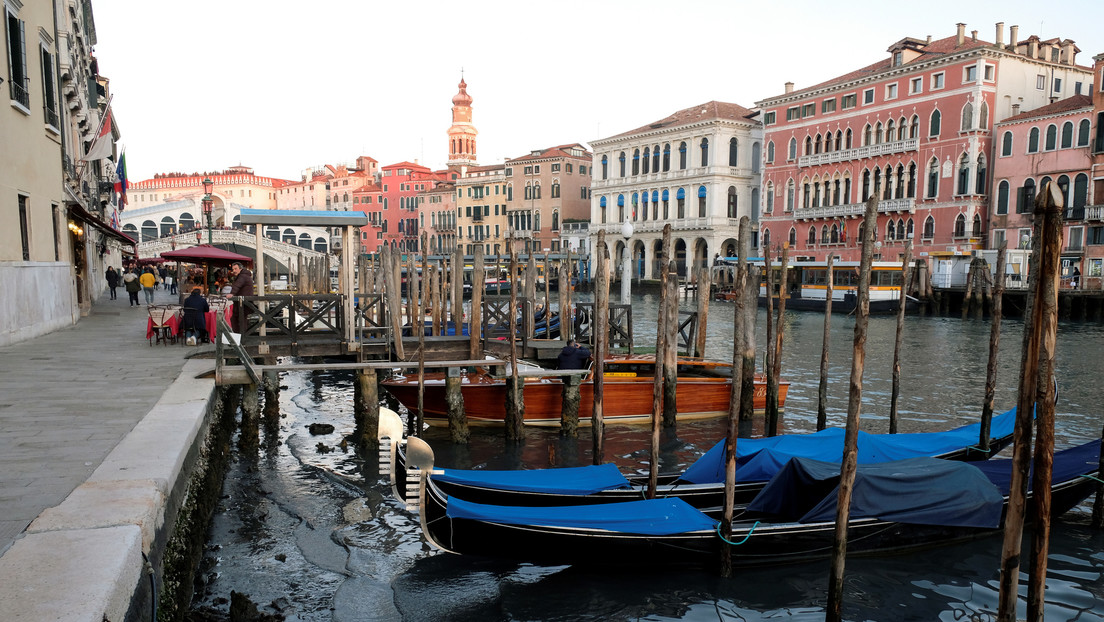 Arqueólogos descubren una antigua calzada romana en el fondo de la laguna de Venecia