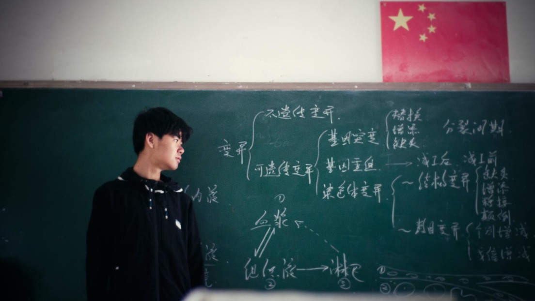 Las acciones de las principales empresas de educación chinas se desploman ante su posible conversión en entidades no lucrativas