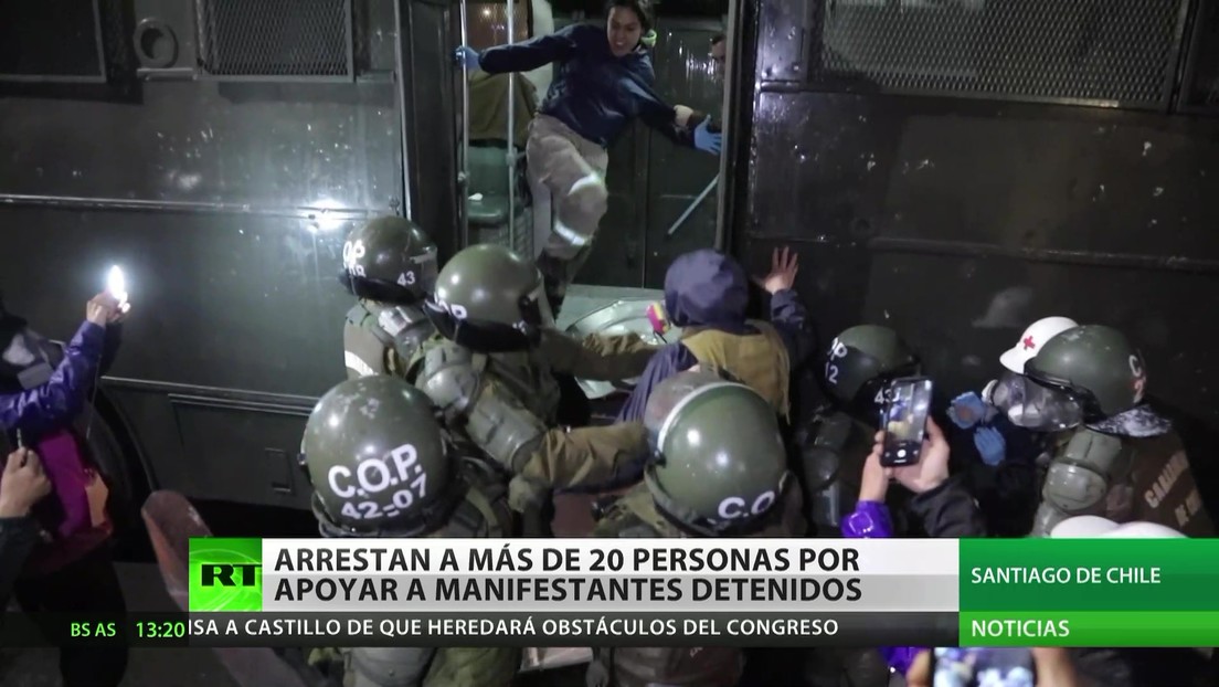 Chile: Arrestan a más de 20 personas por apoyar a manifestantes detenidos