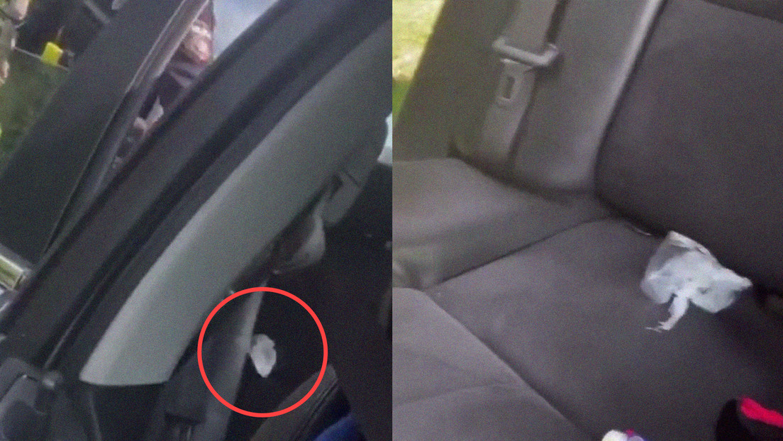 VIDEO: Un policía arroja algo al asiento trasero de un coche detenido y la Red lo acusa de 'plantar' pruebas