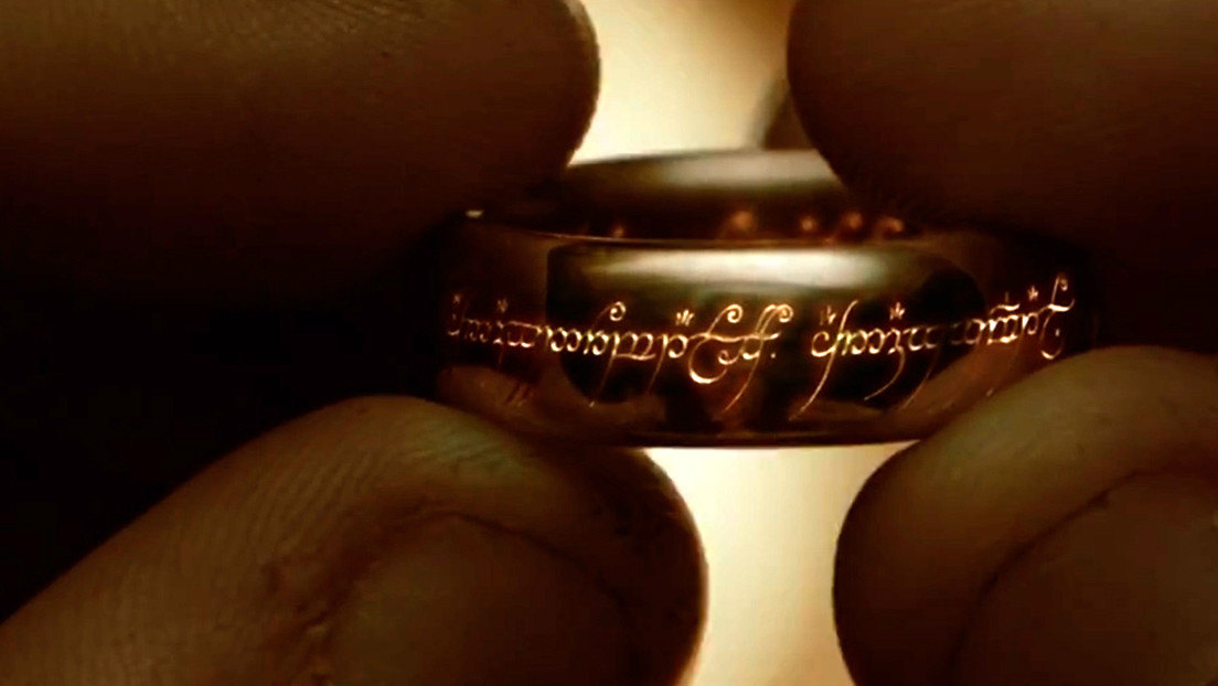 ¿Podría la lava destruir el 'anillo único' del 'El señor de los anillos'? Un 'youtuber' realiza un experimento para comprobarlo (VIDEO)