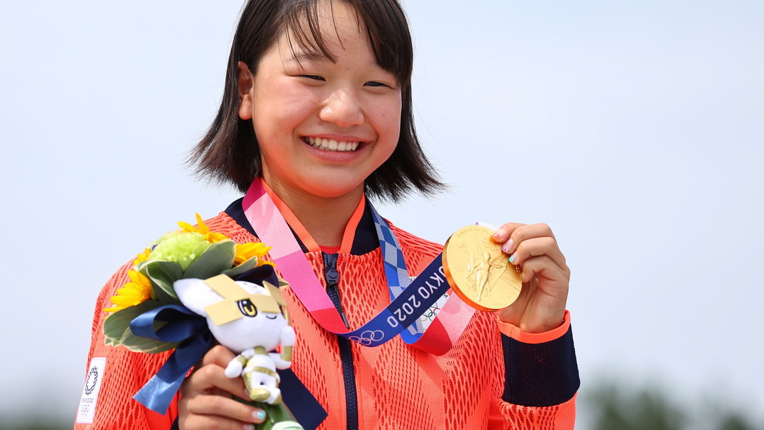 La japonesa Momiji Nishiya gana la medalla de oro de 'skateboarding' con tan solo 13 años