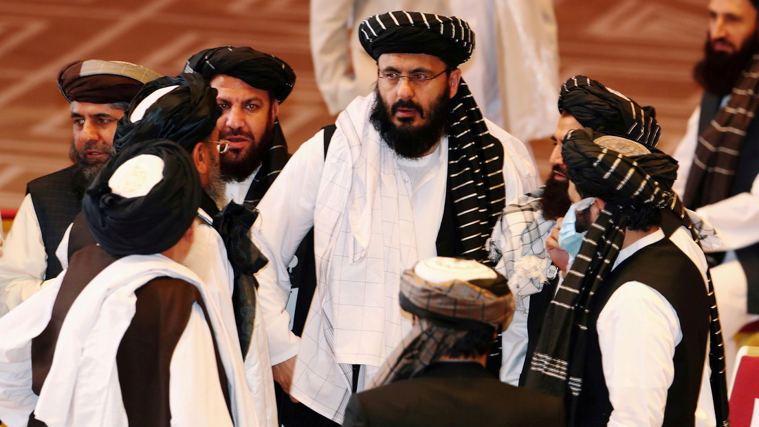 Una delegación de talibanes viaja a China y se reúne con el canciller