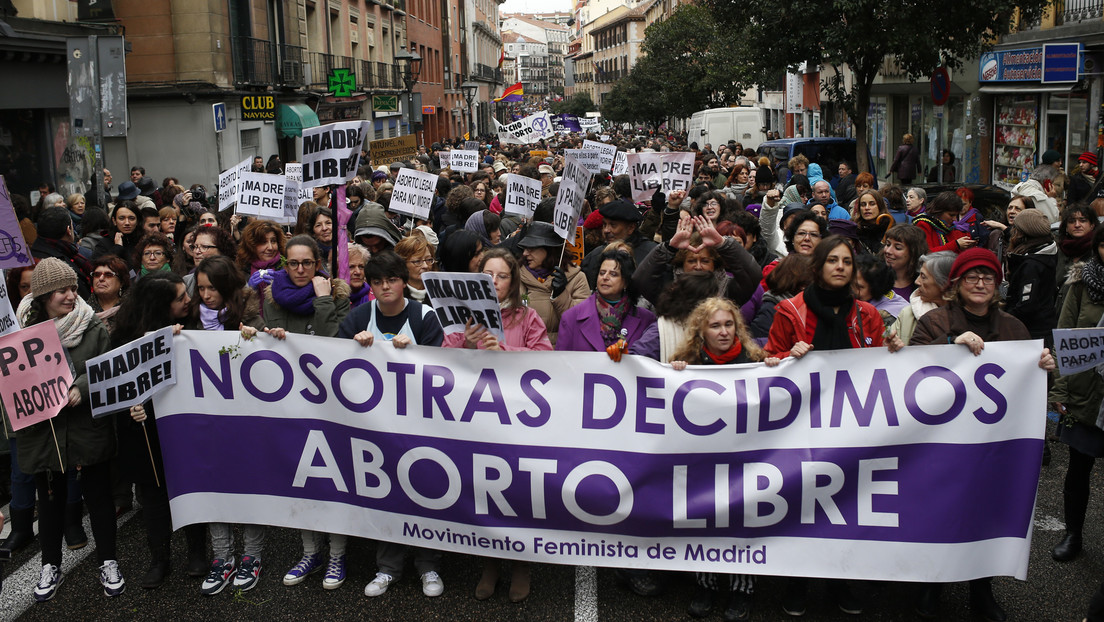 Objeción de conciencia, violencia obstétrica y vientres de alquiler: Los temas claves que plantea la reforma de la ley del aborto en España