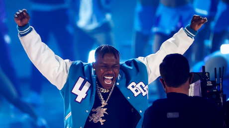 El rapero DaBaby se burla durante un concierto de homosexuales y personas con VIH y luego se disculpa tras ser blanco de críticas