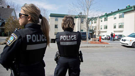 Bomberos y policías confunden el cuerpo calcinado de una mujer con un maniquí y lo tiran a la basura