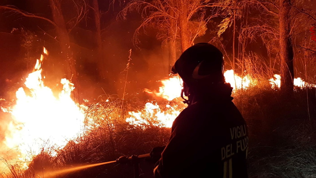Incendios forestales azotan Italia y provocan la evacuación de 800 personas en Pescara (VIDEOS, FOTOS)