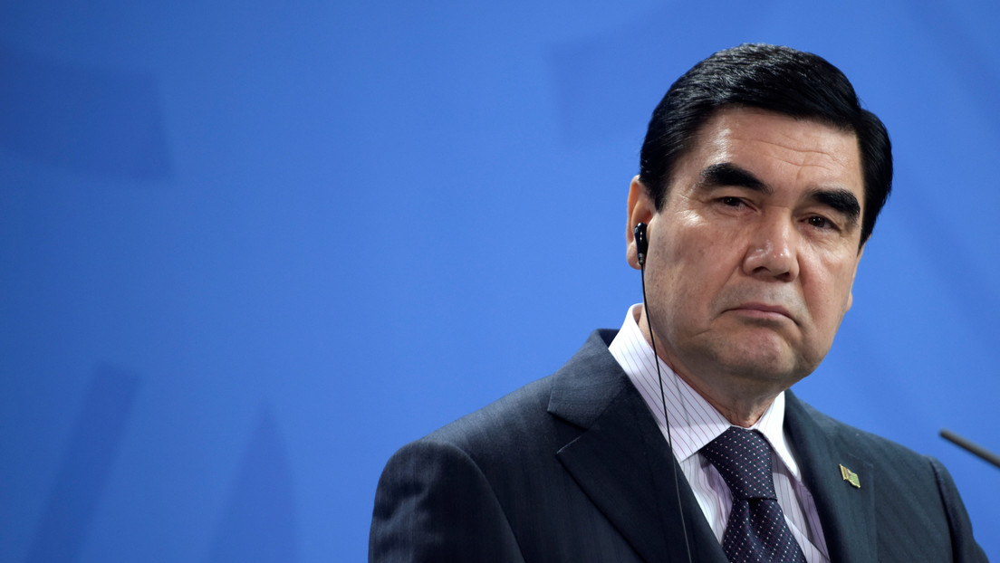 VIDEO: Muestran al presidente de Turkmenistán sobrevolando el país a bordo de un nuevo caza