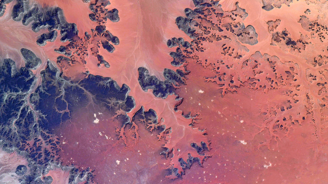 "¡Esta foto no es de Marte!": un astronauta comparte el paisaje del Sahara captado desde la órbita