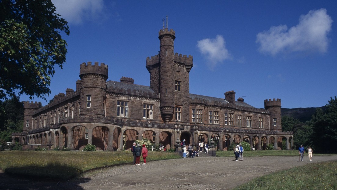 Se vende uno de los castillos más pintorescos de Escocia por menos de 2 dólares