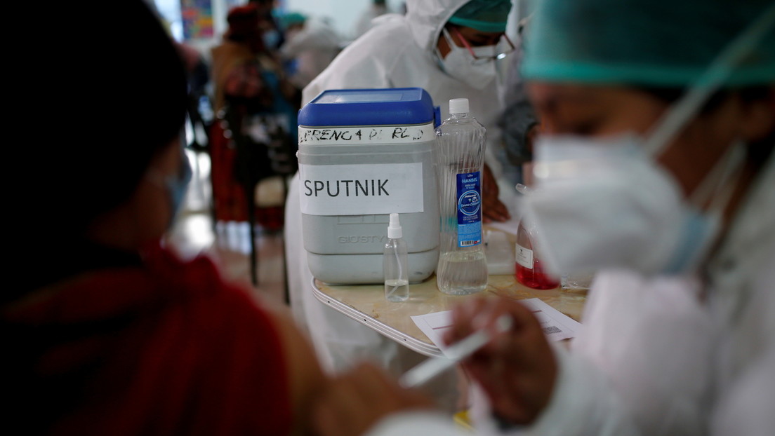 Bolivia confirma la entrega de las segundas dosis de la vacuna rusa Sputnik V