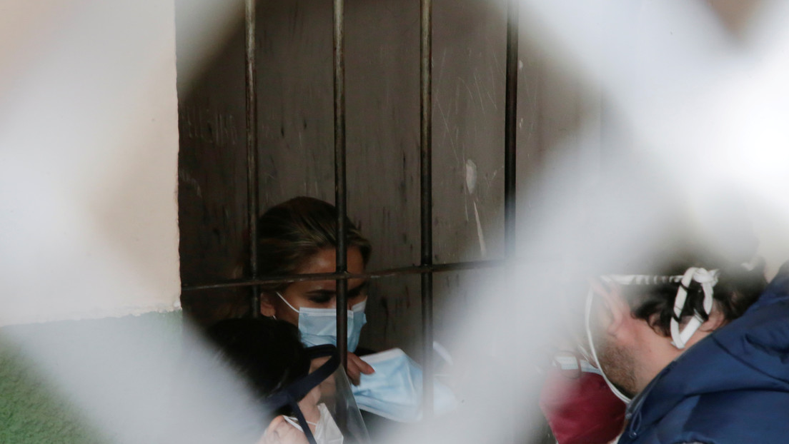Trasladan de emergencia a la exmandataria de facto de Bolivia Jeanine Áñez a un centro médico