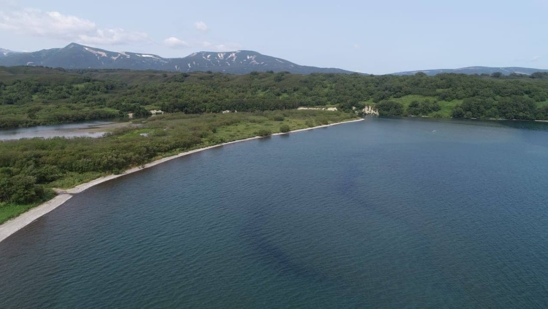 Al menos 8 personas mueren, entre ellas un niño, al estrellarse un helicóptero con turistas en un lago del Lejano Oriente ruso