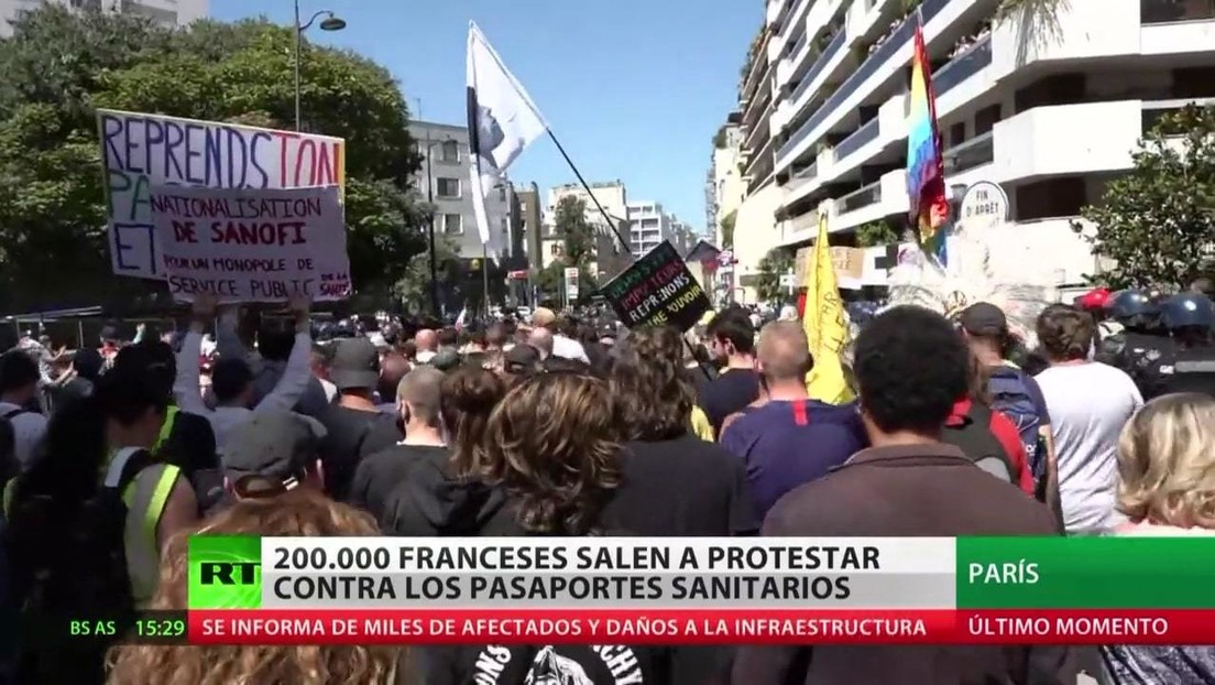 Más de 200.000 personas protestan contra la vacunación obligatoria y los pasaportes sanitarios en Francia