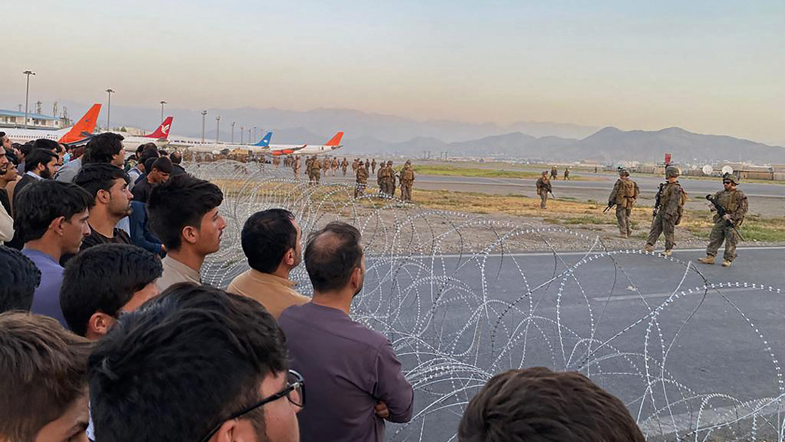 Militares de EE.UU. establecen un perímetro en el Aeropuerto de Kabul