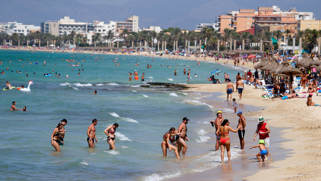 Bañistas de una playa en España colaboran en la detención de dos narcotraficantes (VIDEO)