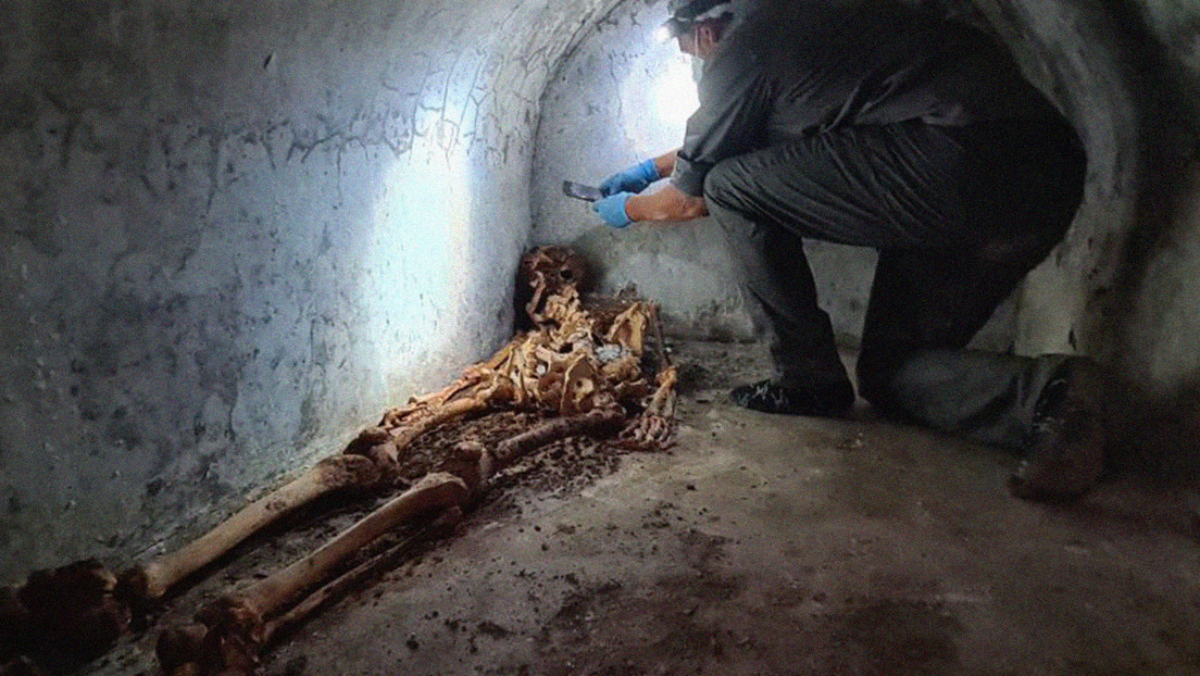 Hallan una misteriosa tumba con un cadáver momificado en las ruinas de Pompeya